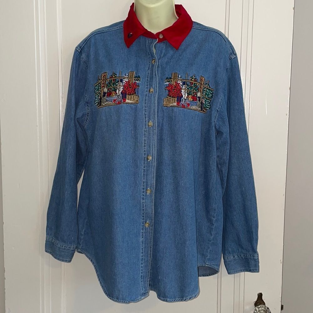 Vintage Bobbie Brooks blue denim‎ chambray shirt with Christmas embroidery